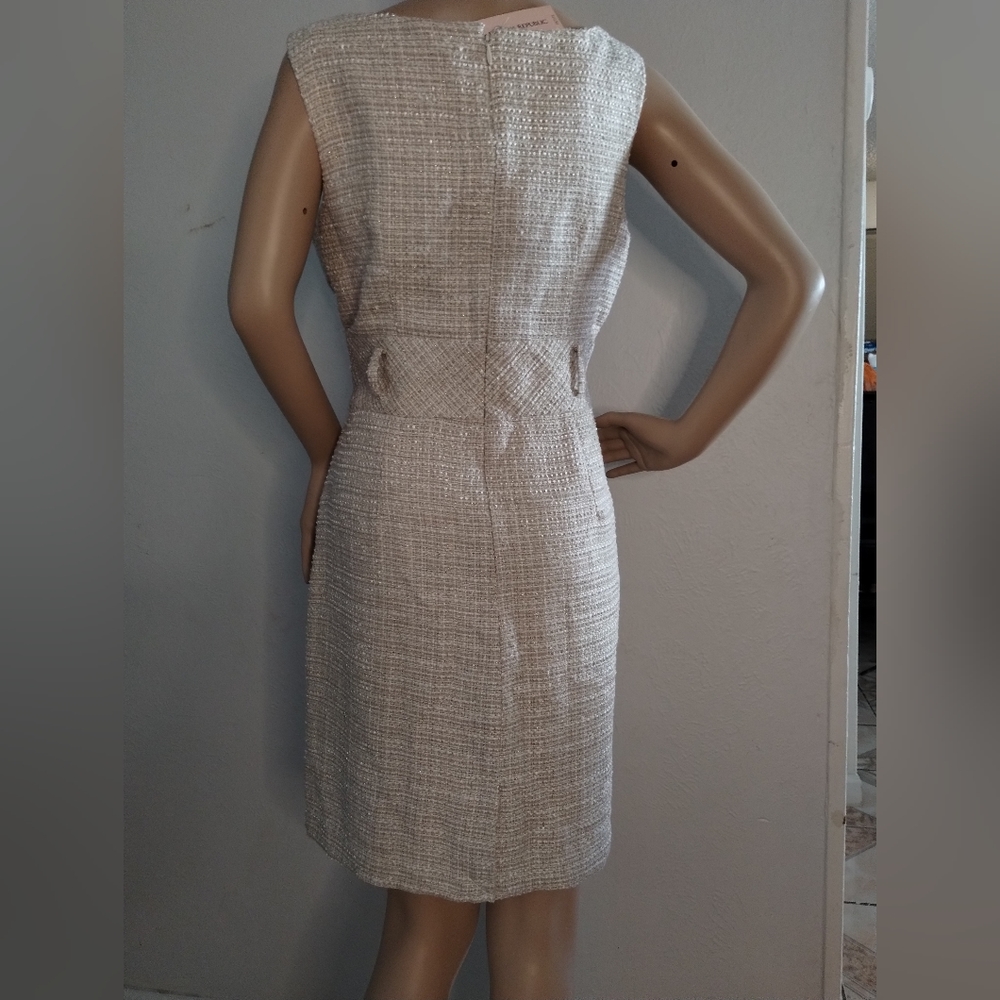 Dress - Picture 2 of 4